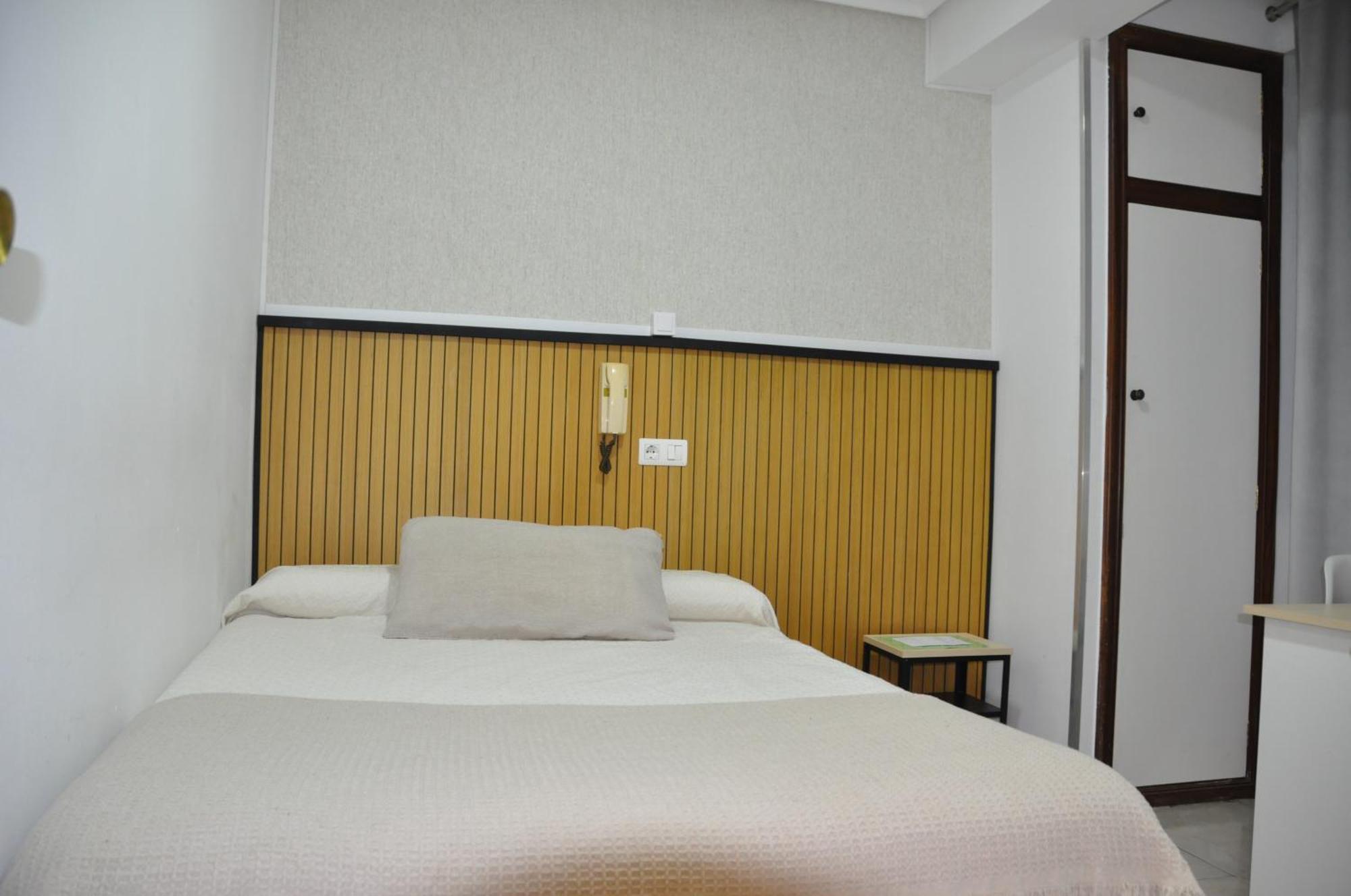 Hostal Ramon Y Cajal Valladolid Kültér fotó