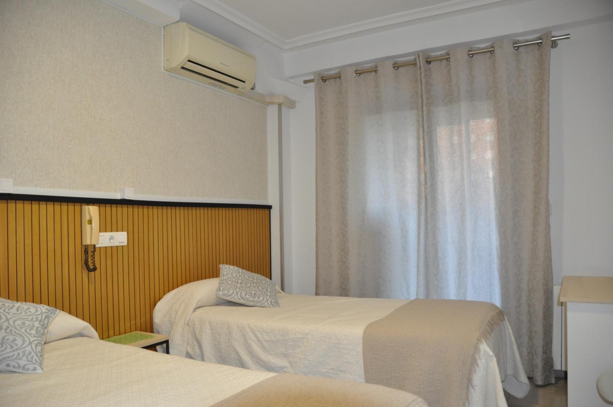 Hostal Ramon Y Cajal Valladolid Kültér fotó