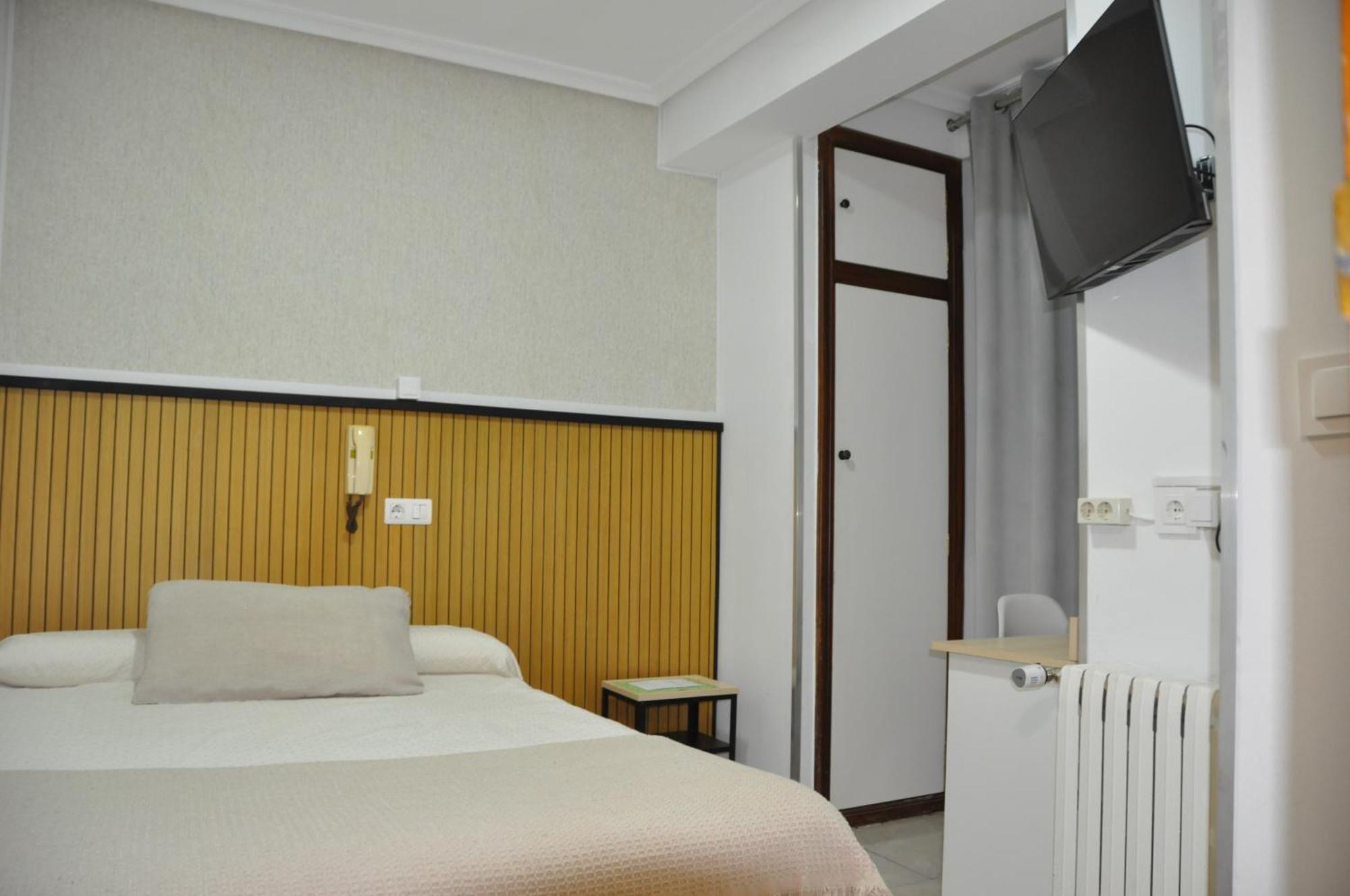 Hostal Ramon Y Cajal Valladolid Kültér fotó