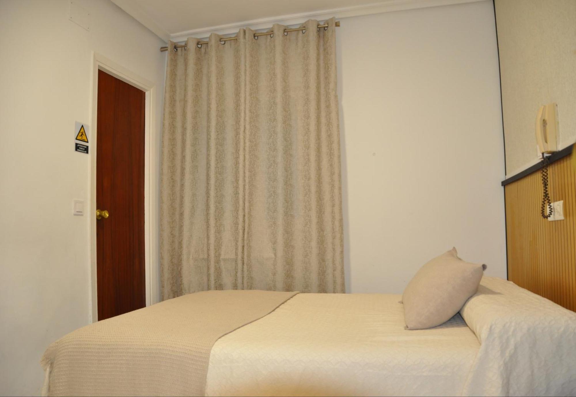 Hostal Ramon Y Cajal Valladolid Kültér fotó